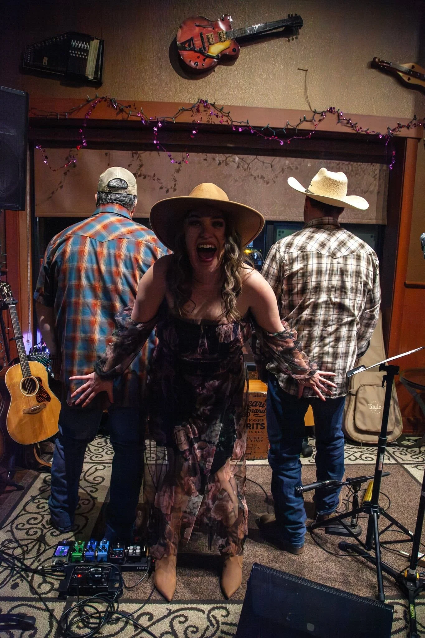 LIVE MUSIC - Haley & the Haymakers
