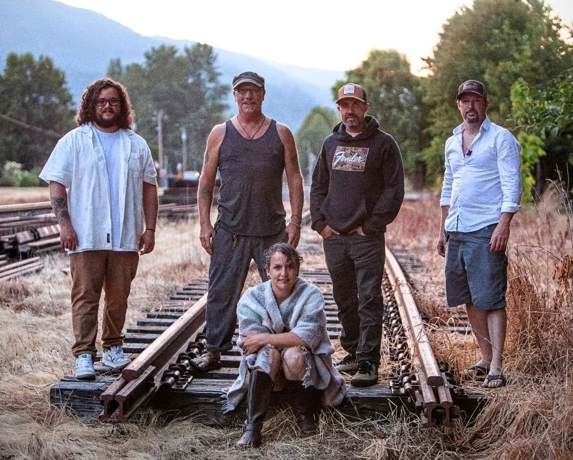 LIVE MUSIC - Happy Accidents