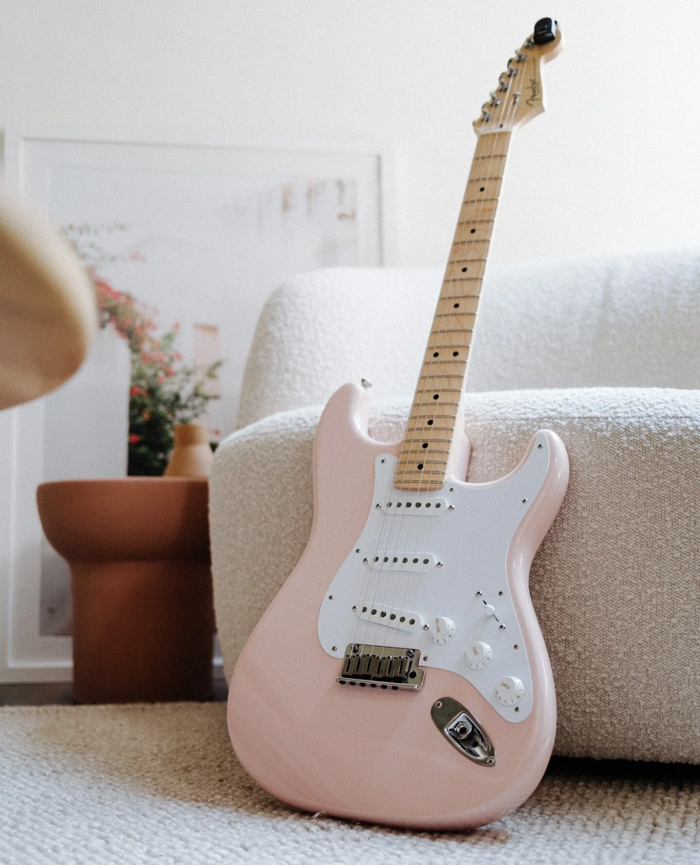 please welcome the new love of my life. calling her Angelyne for now. thanks to @fender and @leib for making my dreams come true brb going to go play every tears for fears song there is