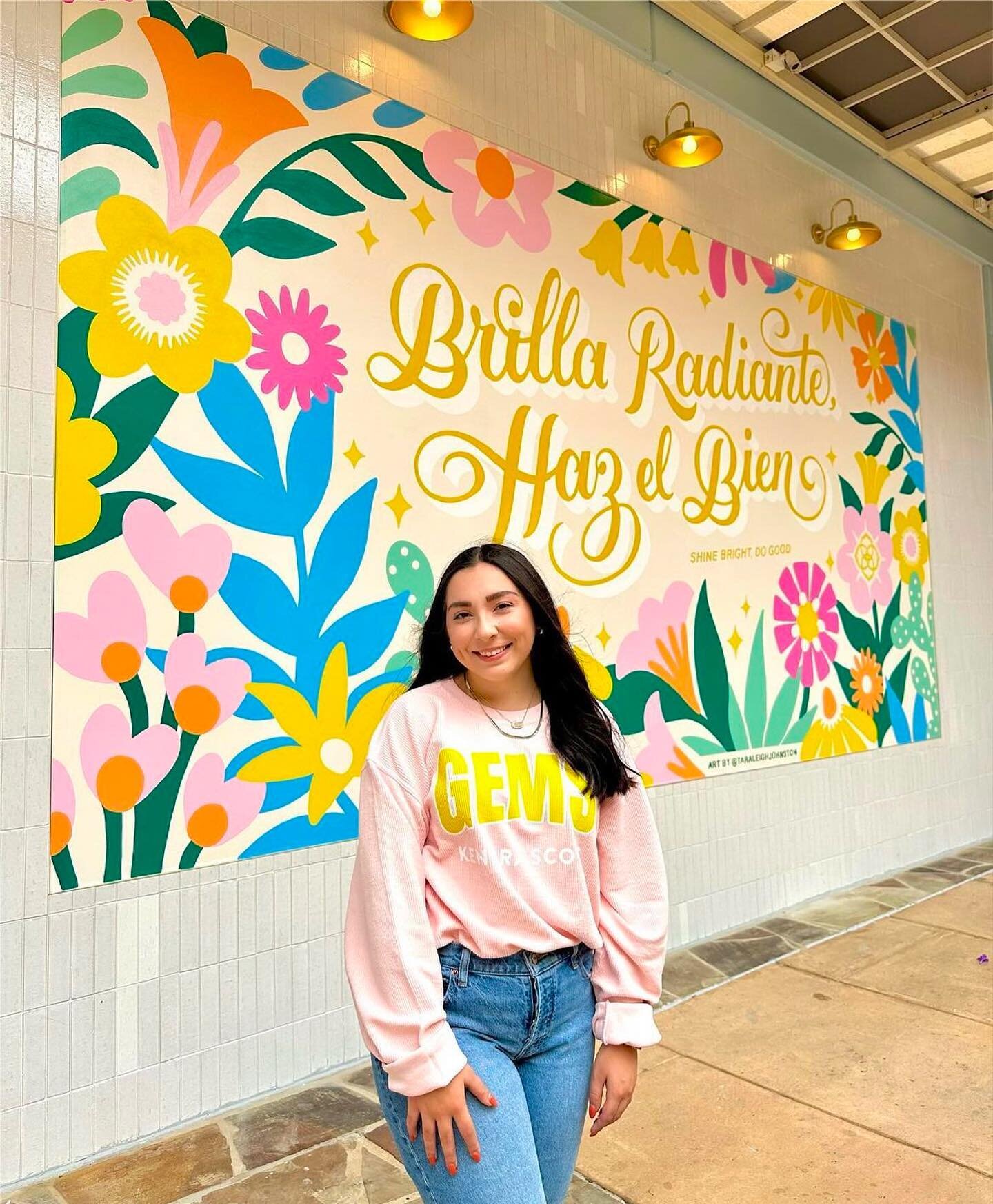 A few snippets from my mural for @kendrascott at @theshopsatlacantera. Swipe for a look at day 2 when the mural gods smiles upon us and spared us a rain delay. 🙌 

Awesome first photo 📸 by @isabellaaaa_marieee 💖
