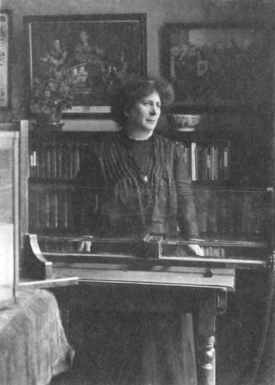 Hertha Ayrton in her home lab.
