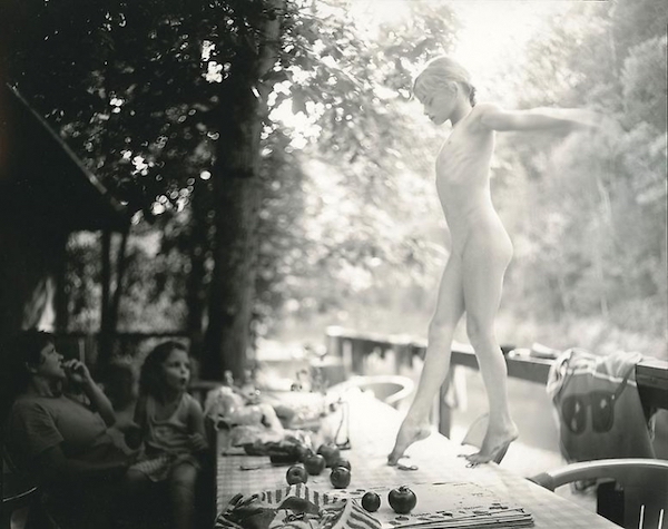 Sally Mann, “The Perfect Tomato” (1990). Mann was especially criticized for the nude photographs, like this one of Jessie, included in Immediate Family .