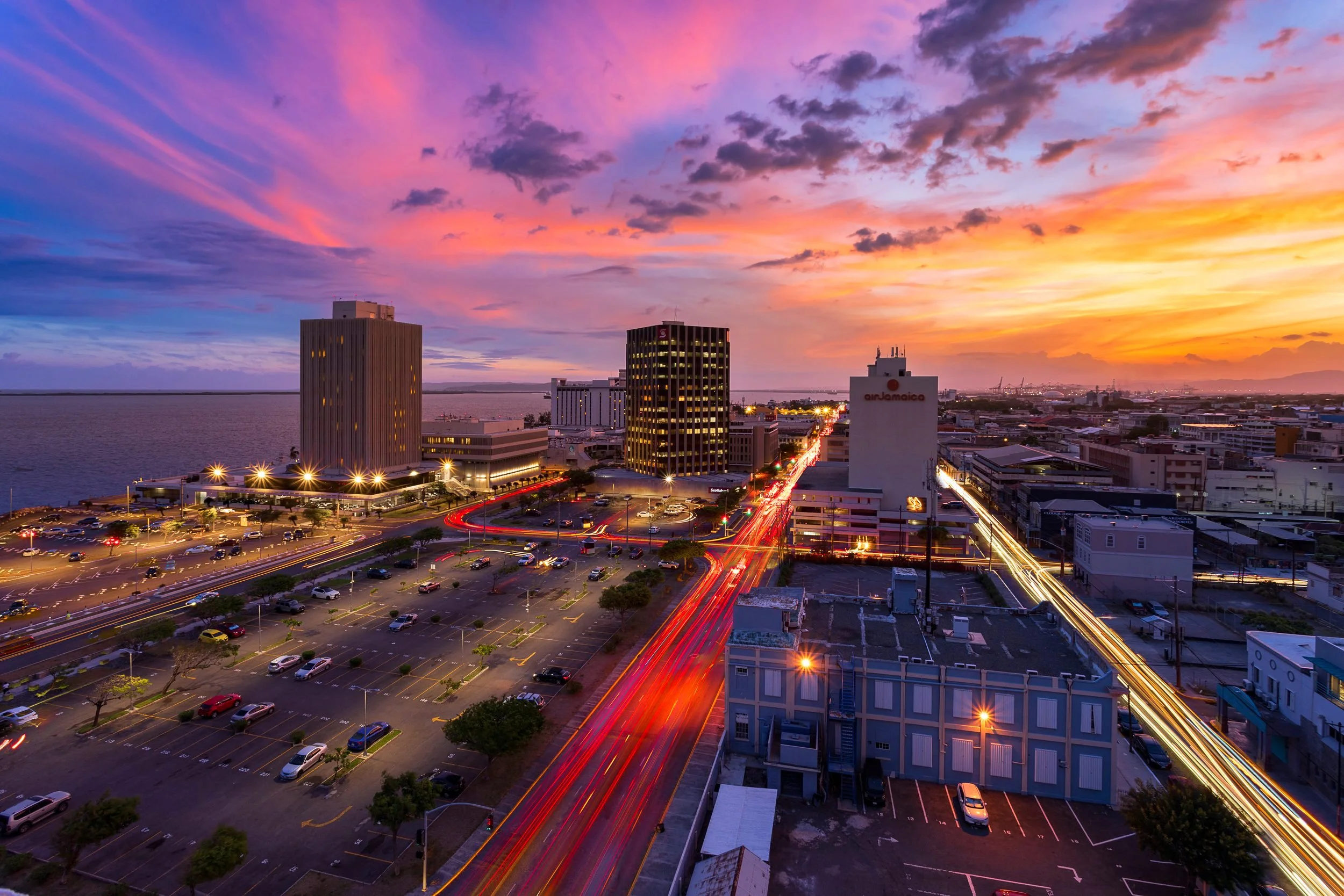 DOWNTOWN METRO BLUE HOUR
