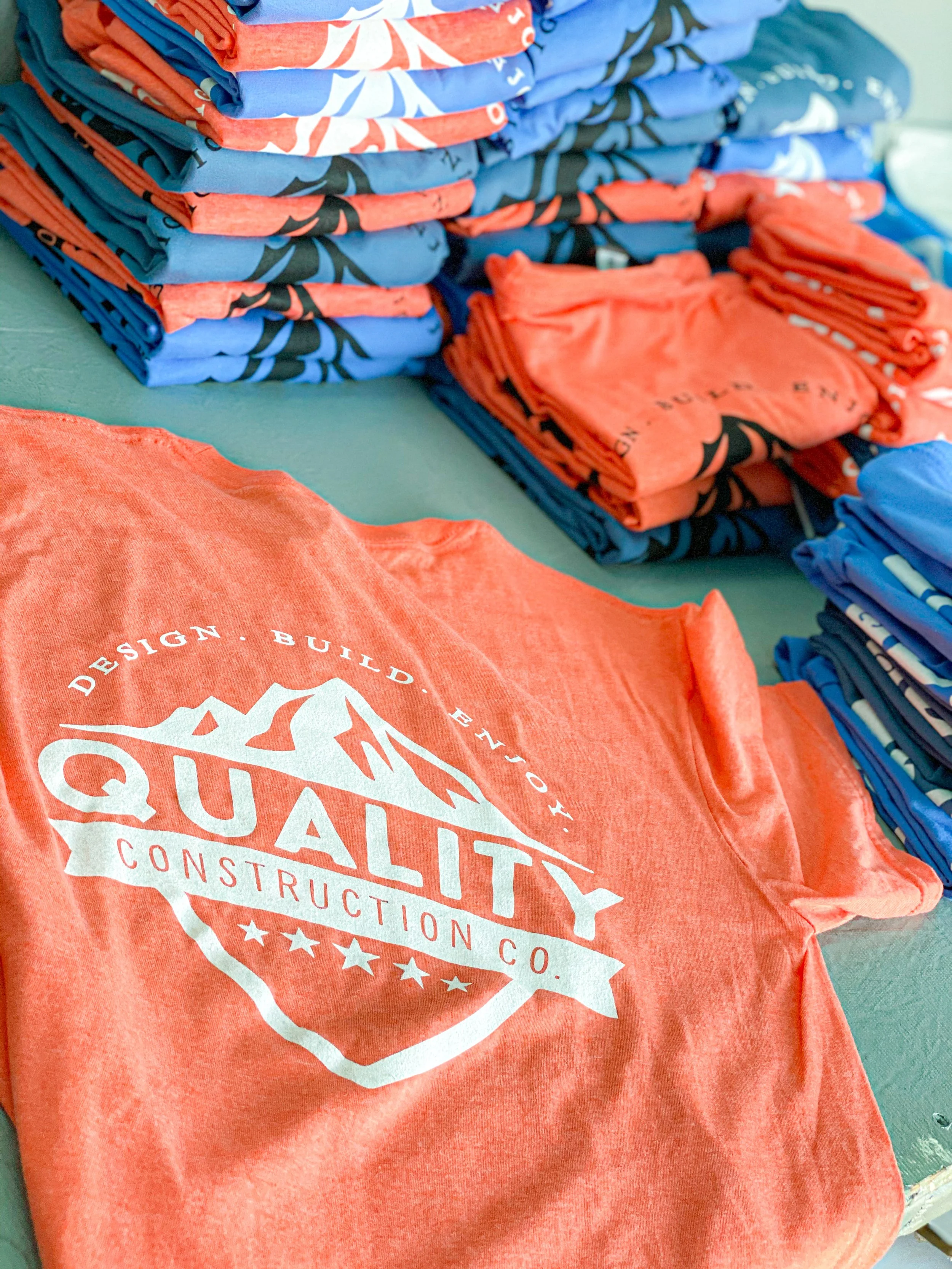 Choosing the Right Material for Construction Workwear: A Comprehensive Comparison