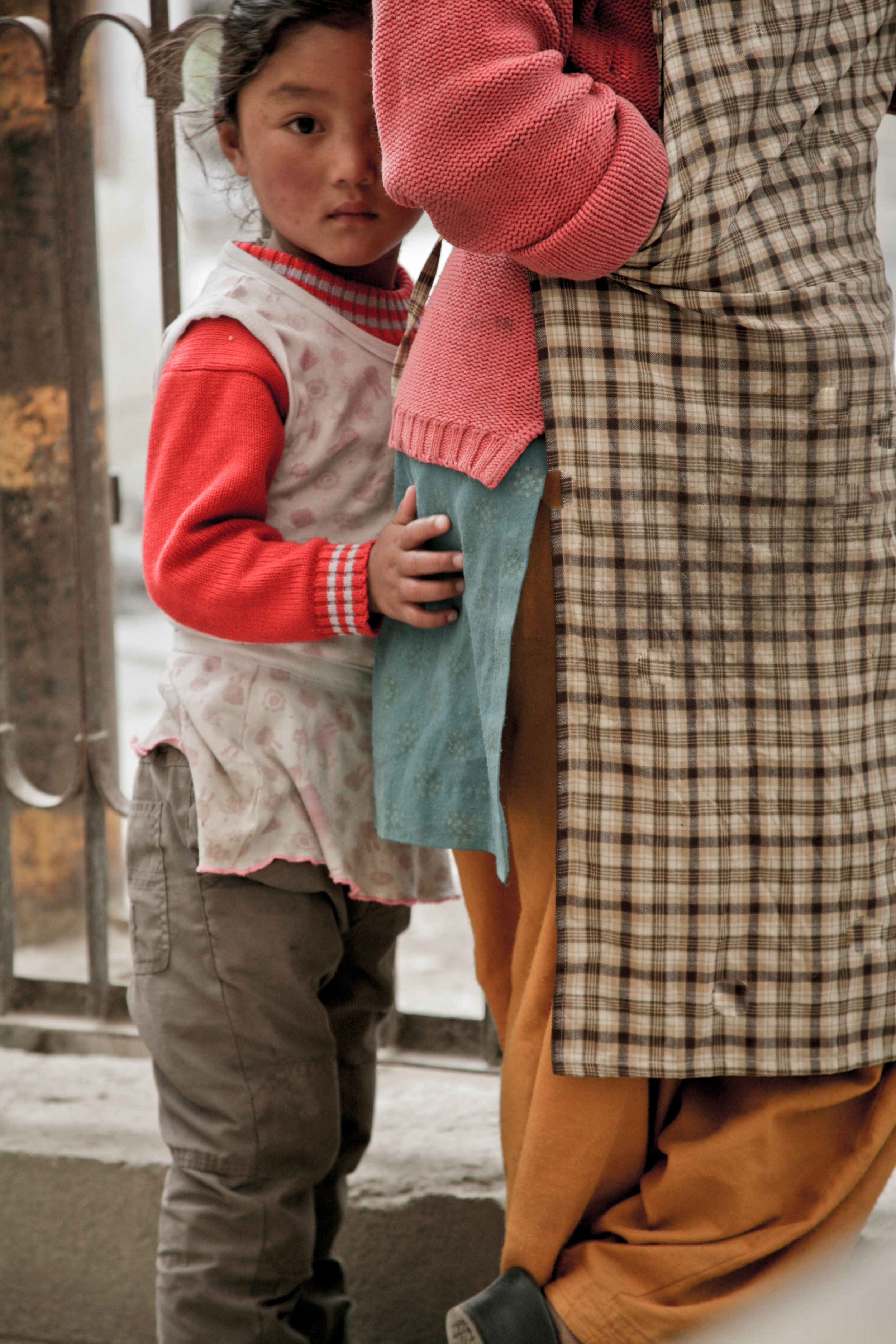 child and mother spiti.jpg