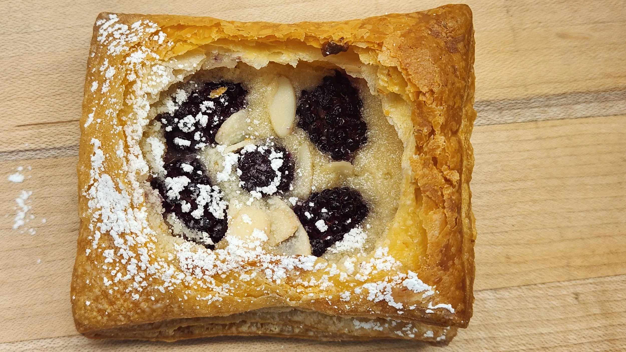 frangipane berry tart.jpg