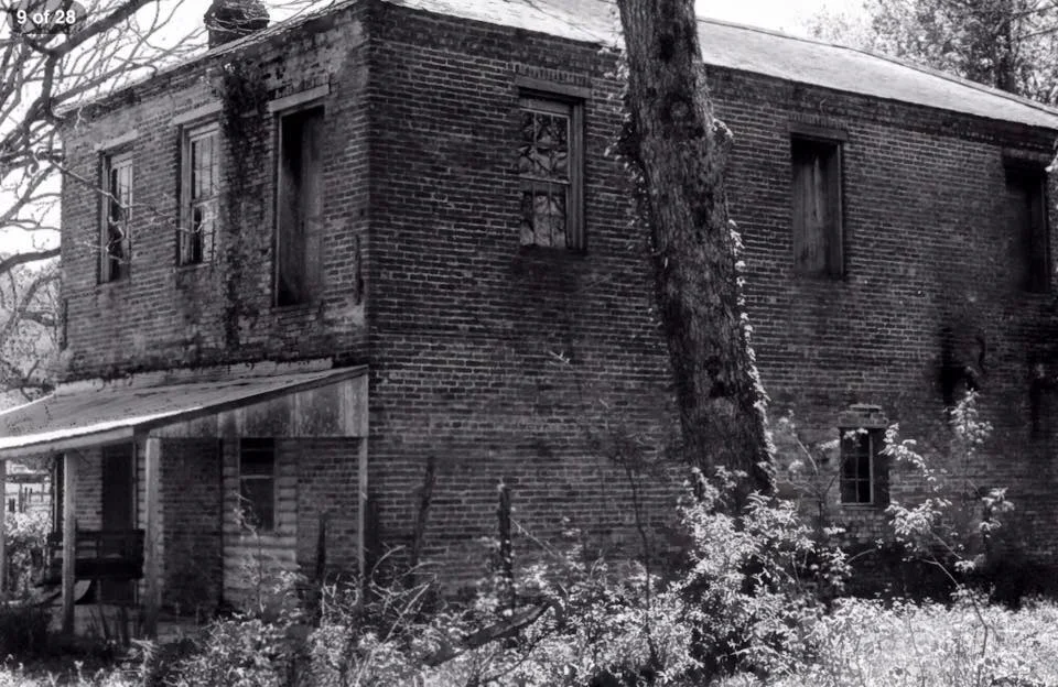 ms rodney brick bldg orig mary pallon.jpg