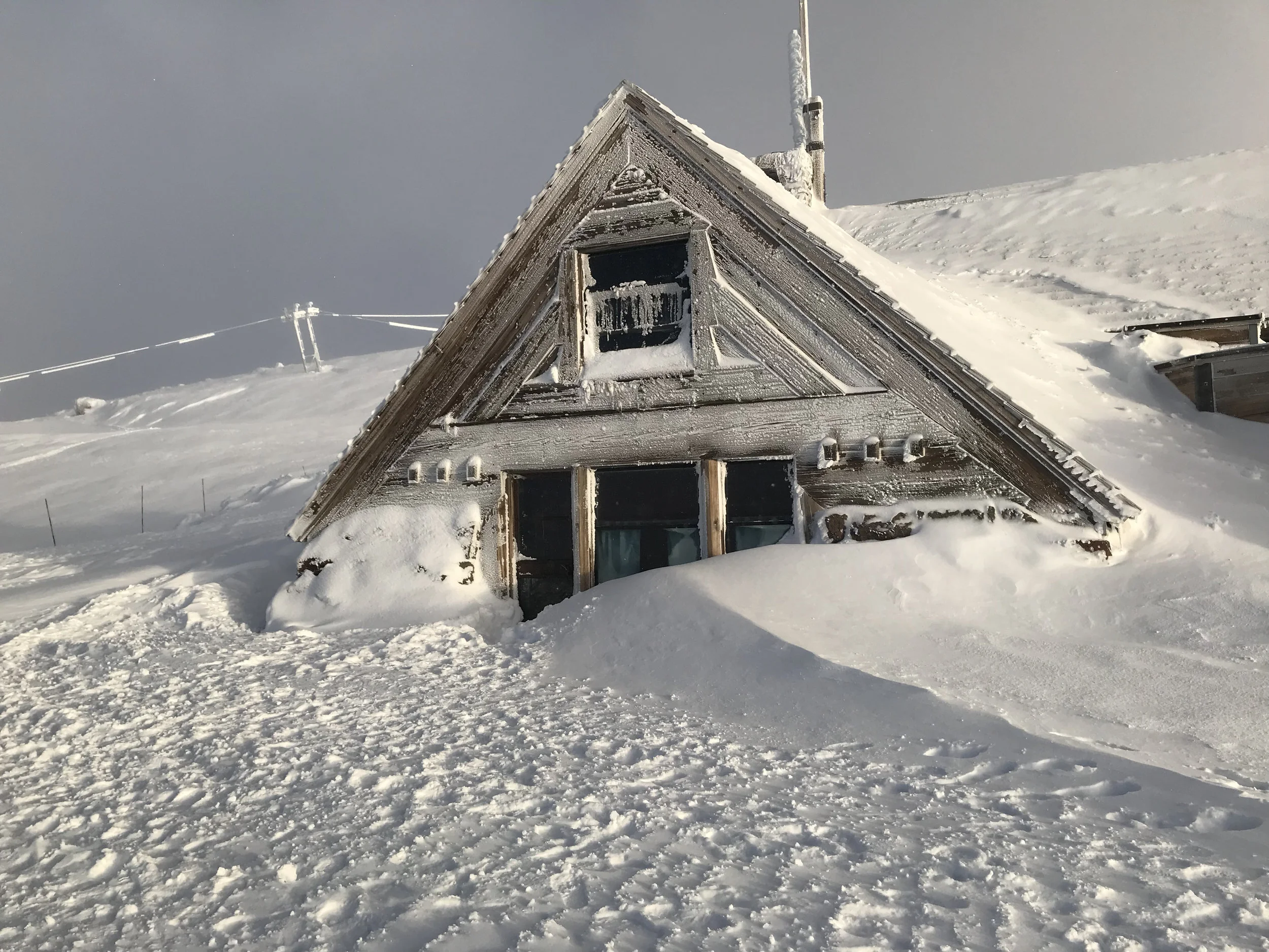  A closer look at the historic Silcox Hut...what an amazing place to spend the night, drink, eat great food, play guitars, etc. Doesn't get much better. Image Courtesy: Dan Meyers 