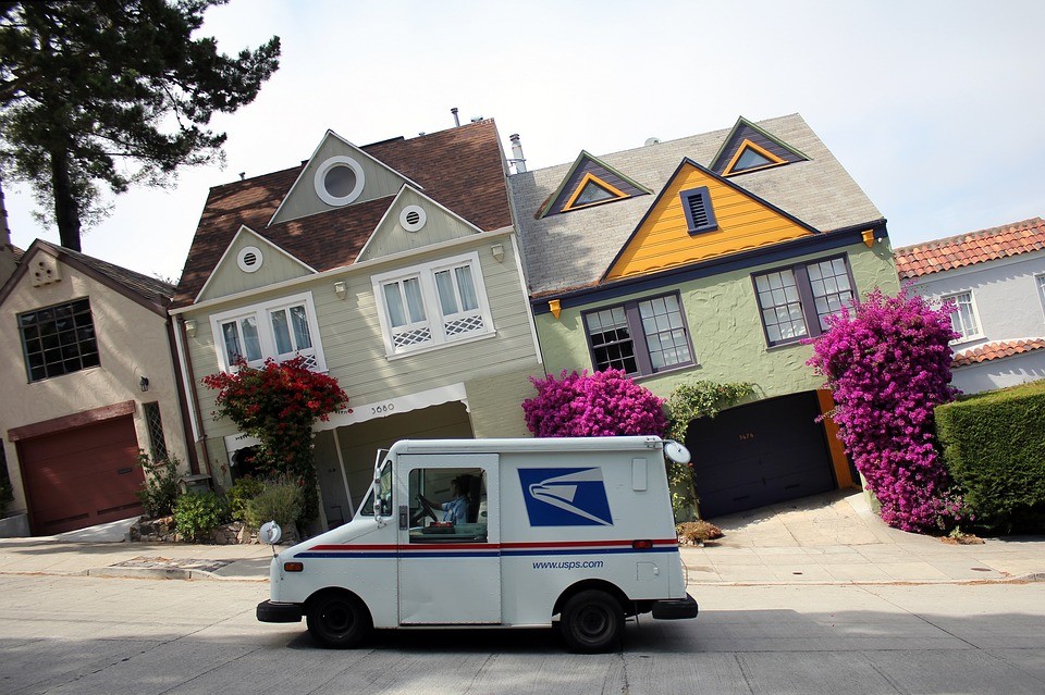 Trick for the mail carrier, eh? Image Courtesy: Optics Mag
