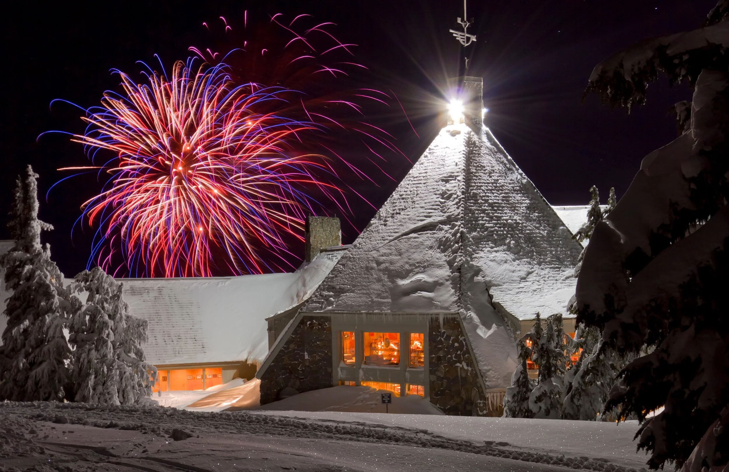 Great snow until midnight, multi-course dining and fireworks…sounds perfect! Image Courtesy: onmounthood.com 