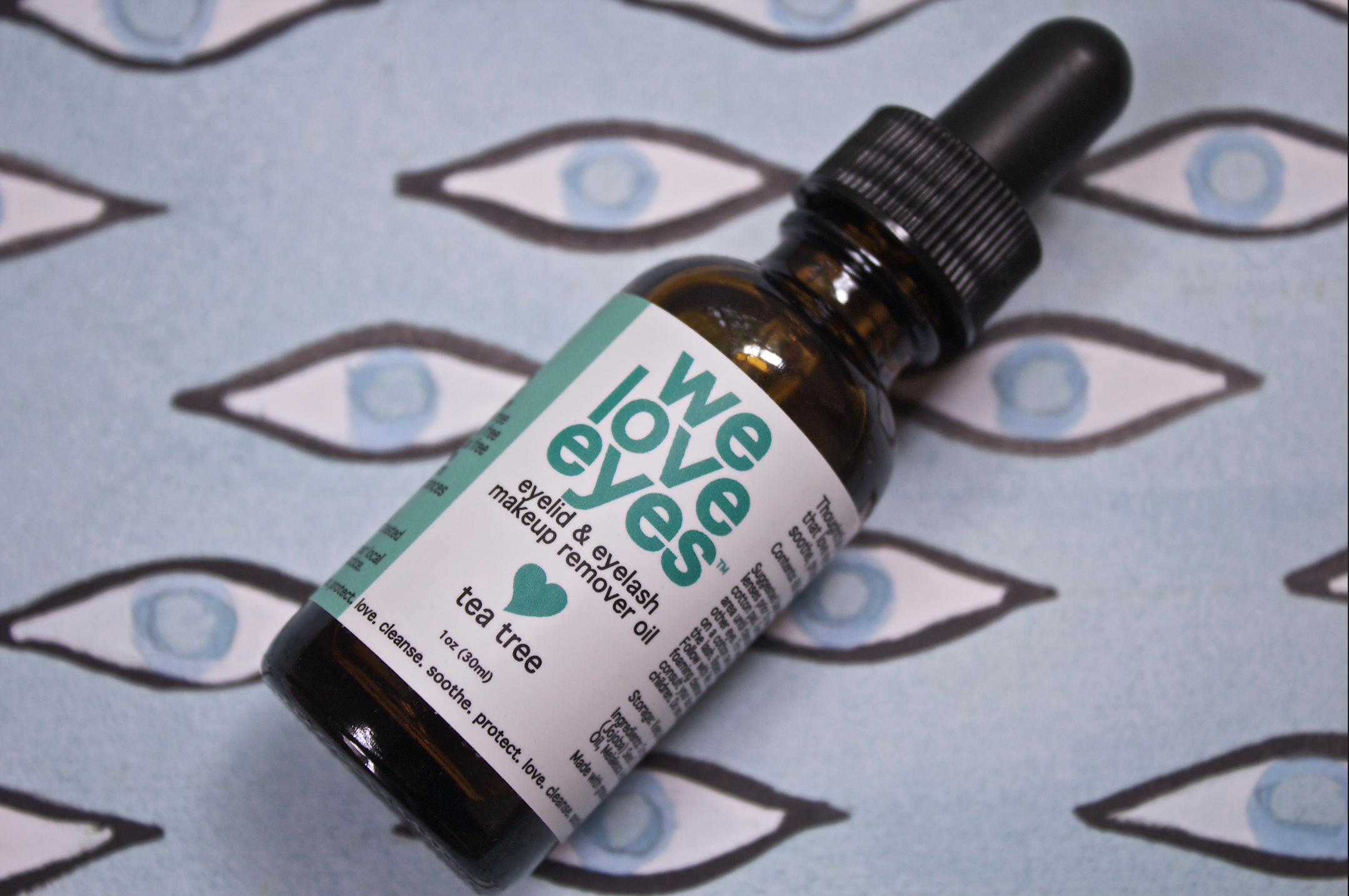 We love eyes makes wonderful, eye cleaning products that are both good for you and the environment. Image Courtesy: weloveeyes.com