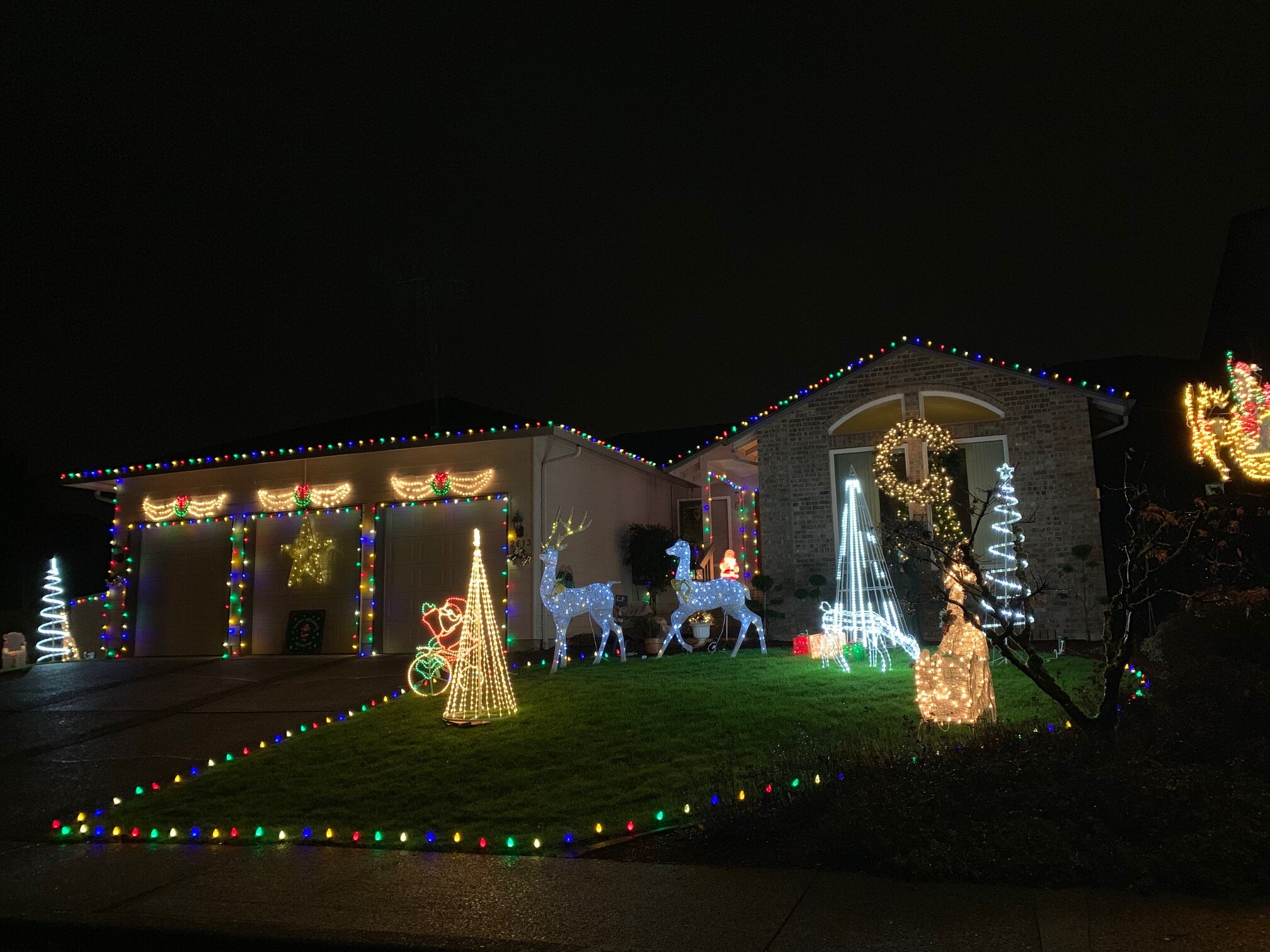  This display had a lot going on with many blinking elements. Image Courtesy: Dan Meyers 