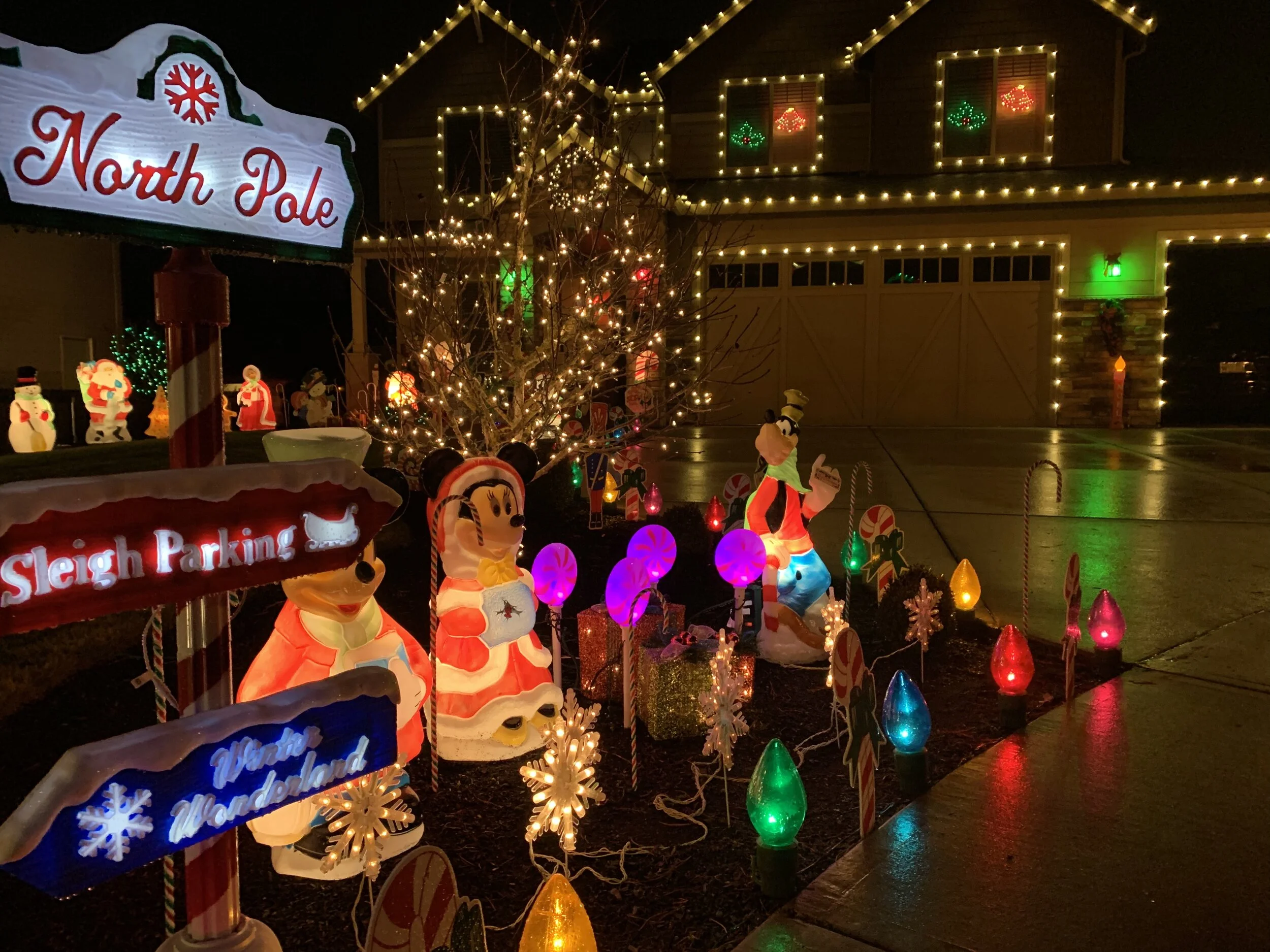  Picture #2 of the night’s winner. Not quite Christmas Light Fight ready, but darn close! Heck, for the space these folks have, they definitely have maximized and perfected their display. Bravo! Image Courtesy: Dan Meyers 