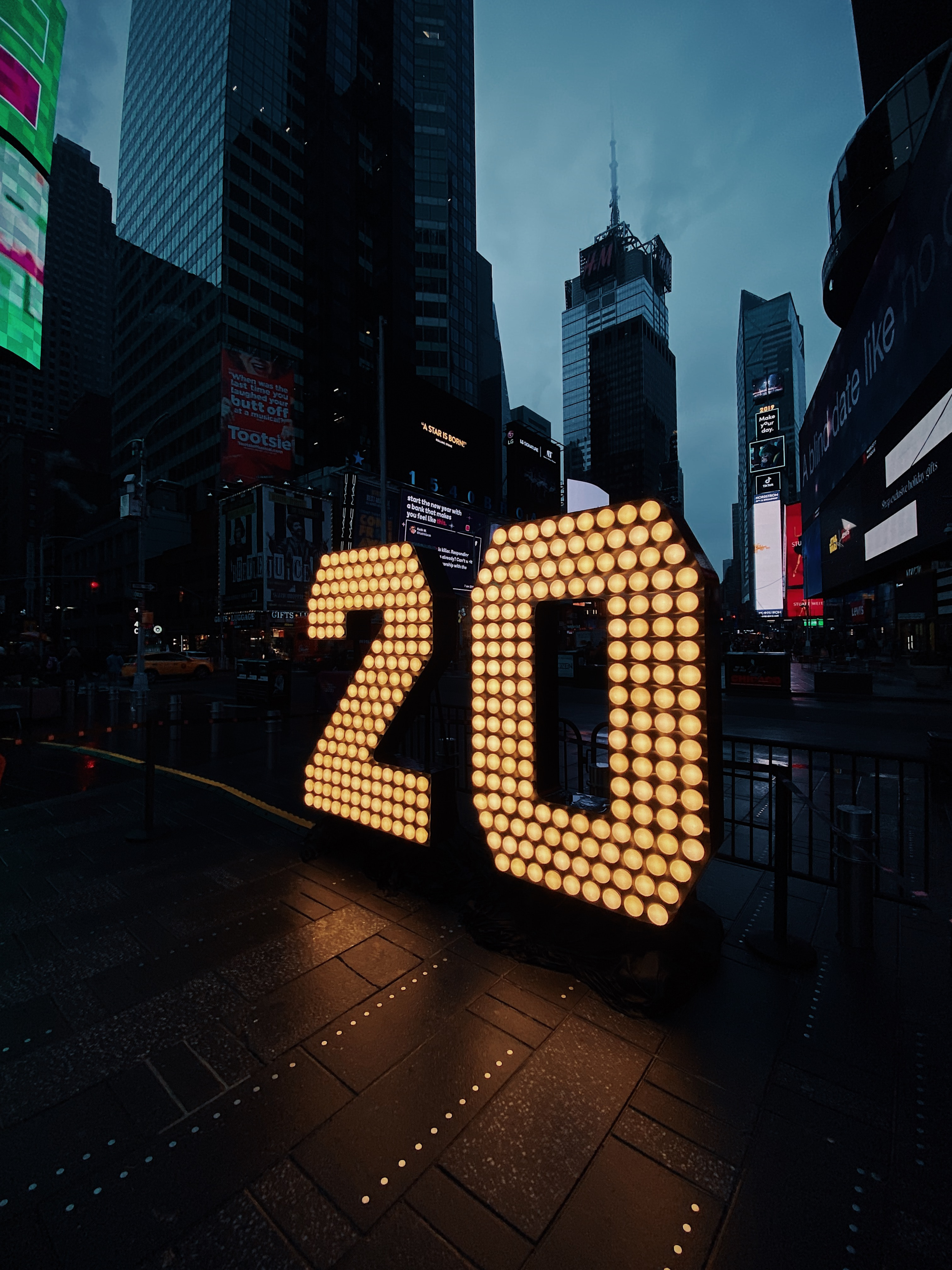  Find the tiny, hidden champagne glass in this image of 2020 getting wrung in! Image Courtesy: Jon Tyson via Unsplash.com 