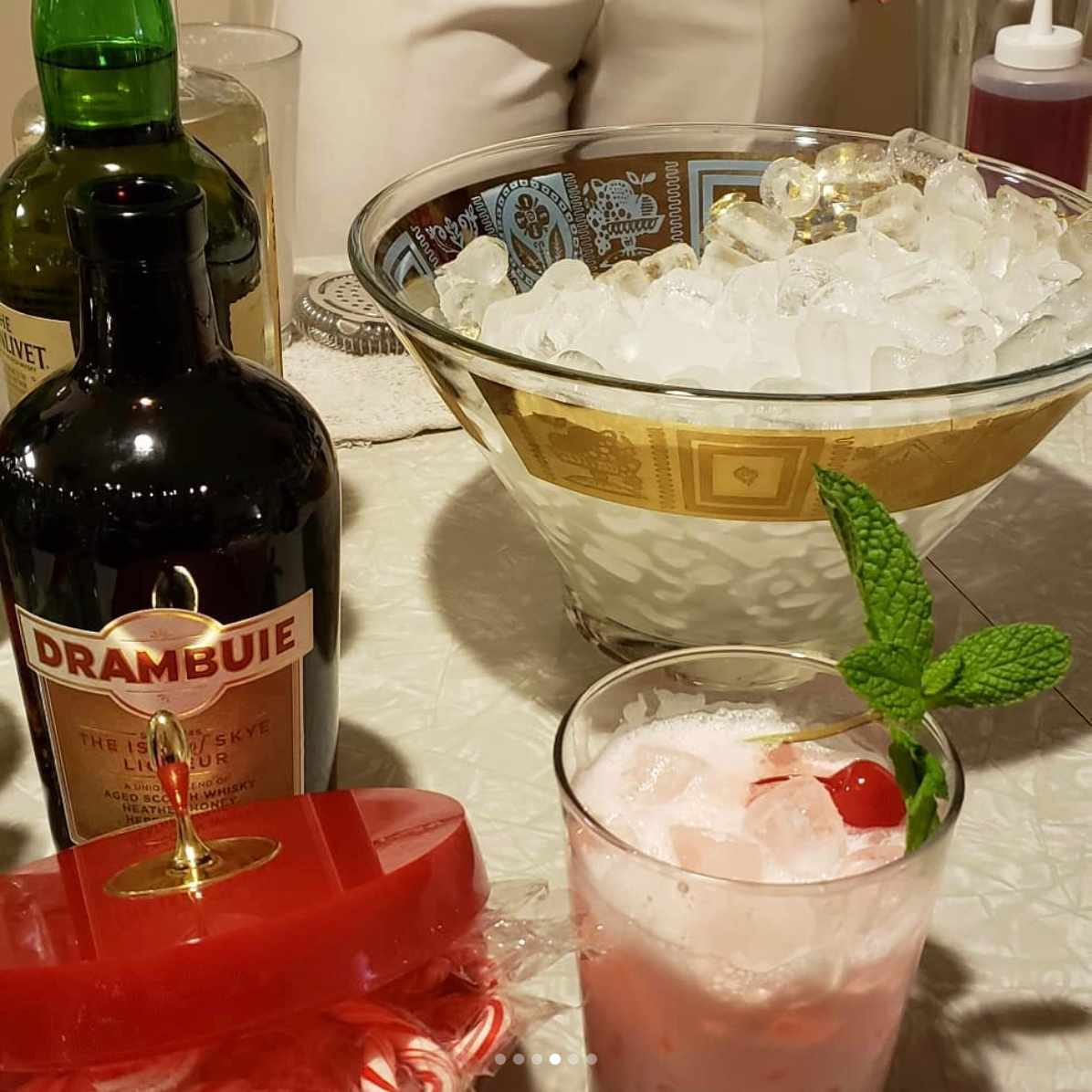  Making drinks both alcoholic and non, the custom creations offered by Bottoms Up really take things to a new level. Image Courtesy:  Bottoms Up Bar and Events (Instagram)  