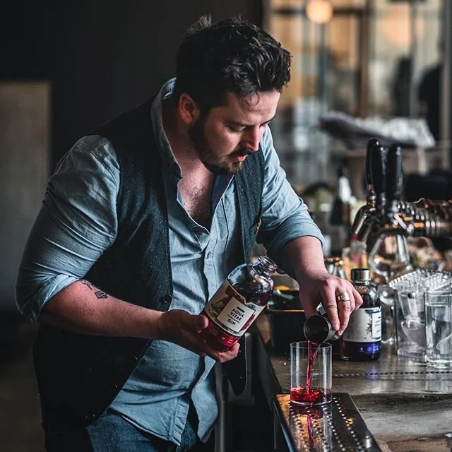 Simply Tasmanian - Tasmanian Raspberry Gin ❤️❤️❤️ @alexandervchaplin mixing up something special 👌🍸