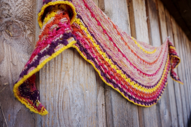 Knit and Kin Shawl_007 (800x532).jpg