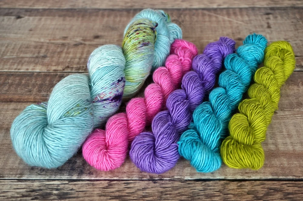 Tiny Buds Shawl Kit_003 (1000x665).jpg