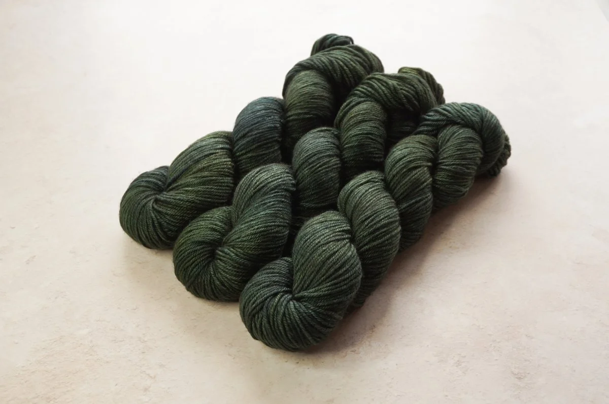 Aglow DK Ivy 002 (1200x798).jpg