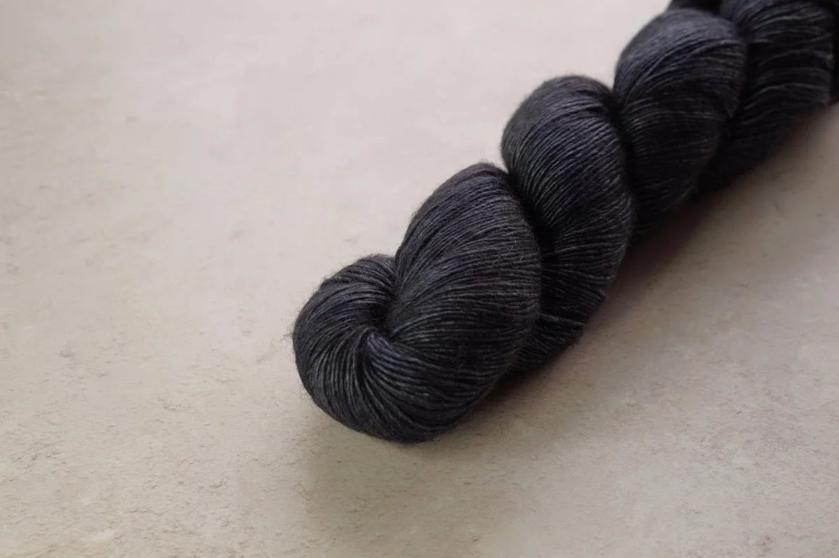 Raven - Aglow Singles