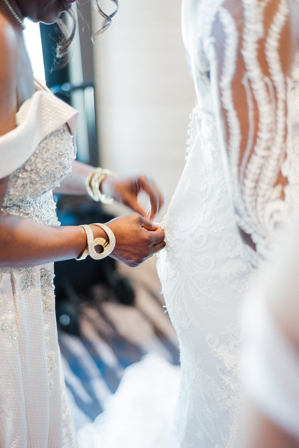 Seattle Bride Getting Ready for her Nigerian Wedding