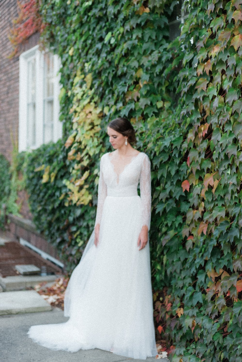 Fine Art Bride at The Blaisdell in Minneapolis, MN - Photo by Midwest Wedding Photographer Alisha Trahms