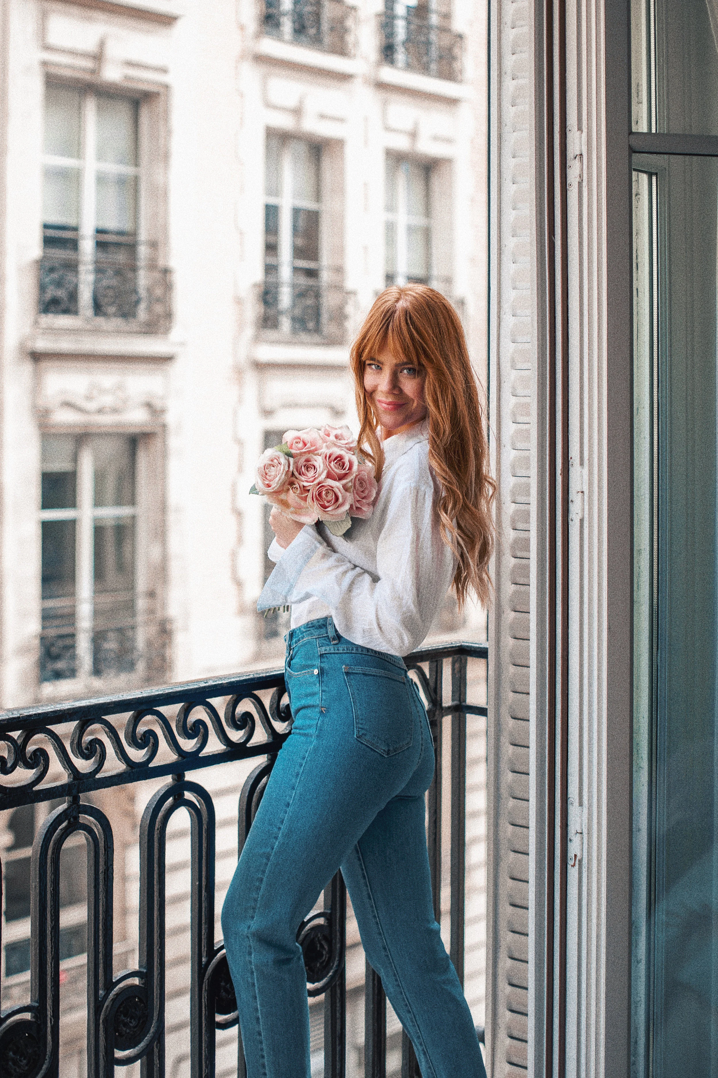 lion-in-the-wild_paris-hotel-balcony-romance-pink-roses_1.jpg