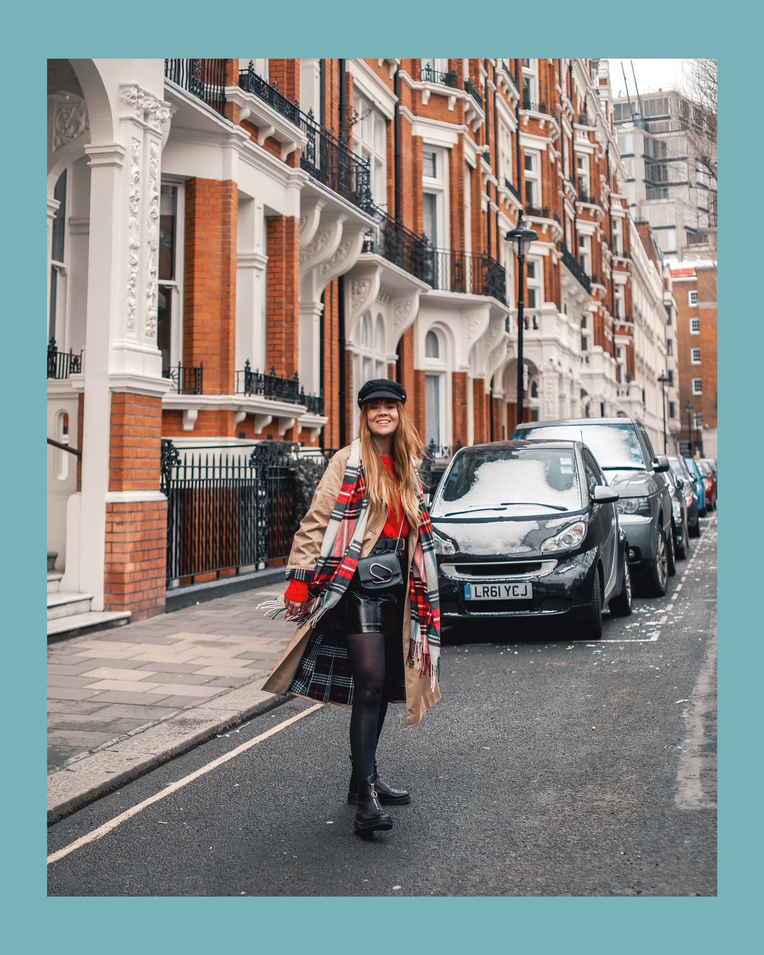 london-street-style-trench-coat-red-plaid_3.jpg