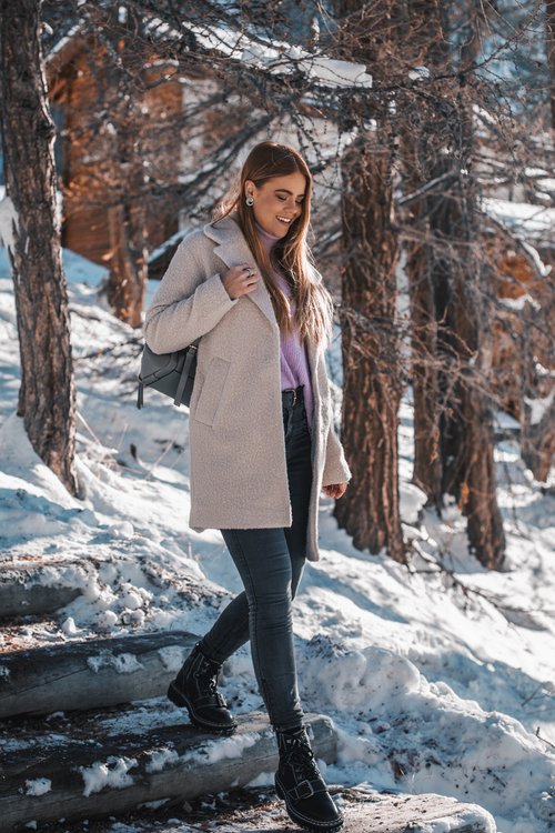 winter outfits with snow boots