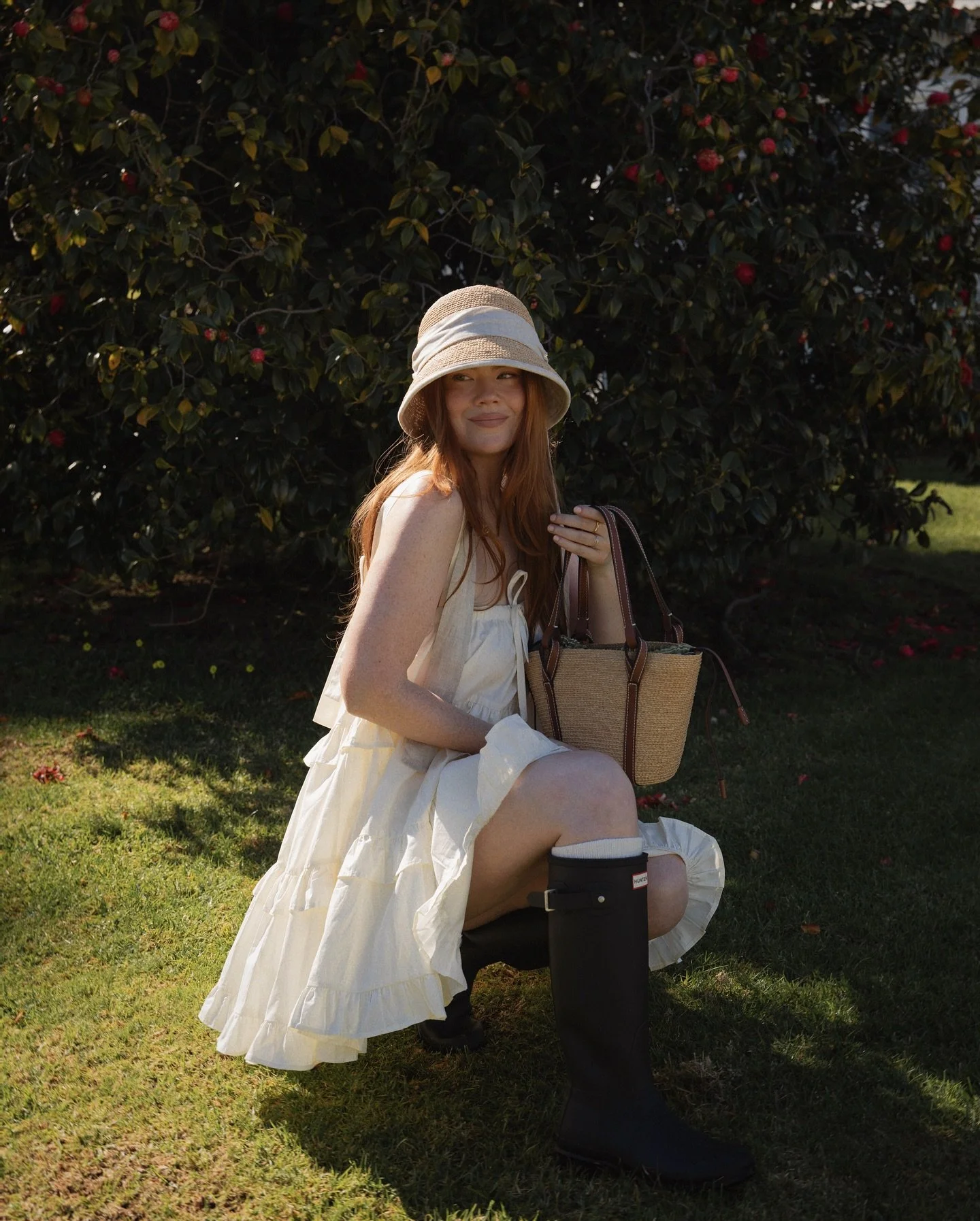 Consider this my application to be a full-time flower picking, country hiking girlie. I bring cute outfits, practical gumboots and a penchant for good coffee. I’ve found my calling. πͺ½