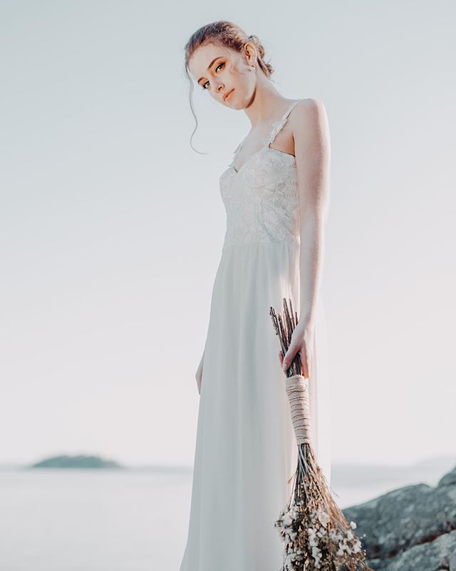 Photography: @harikaphotography 
Styling: @h2.event 
Designer: @littlepinkdressdesign @shophannahtikkanen 
Hair and makeup: @vimobeauty_eva from @vimobeauty 
Model: Charlie from @lizbellagency