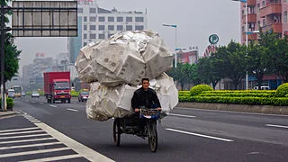 320px-Overloaded_Tricycle.jpg