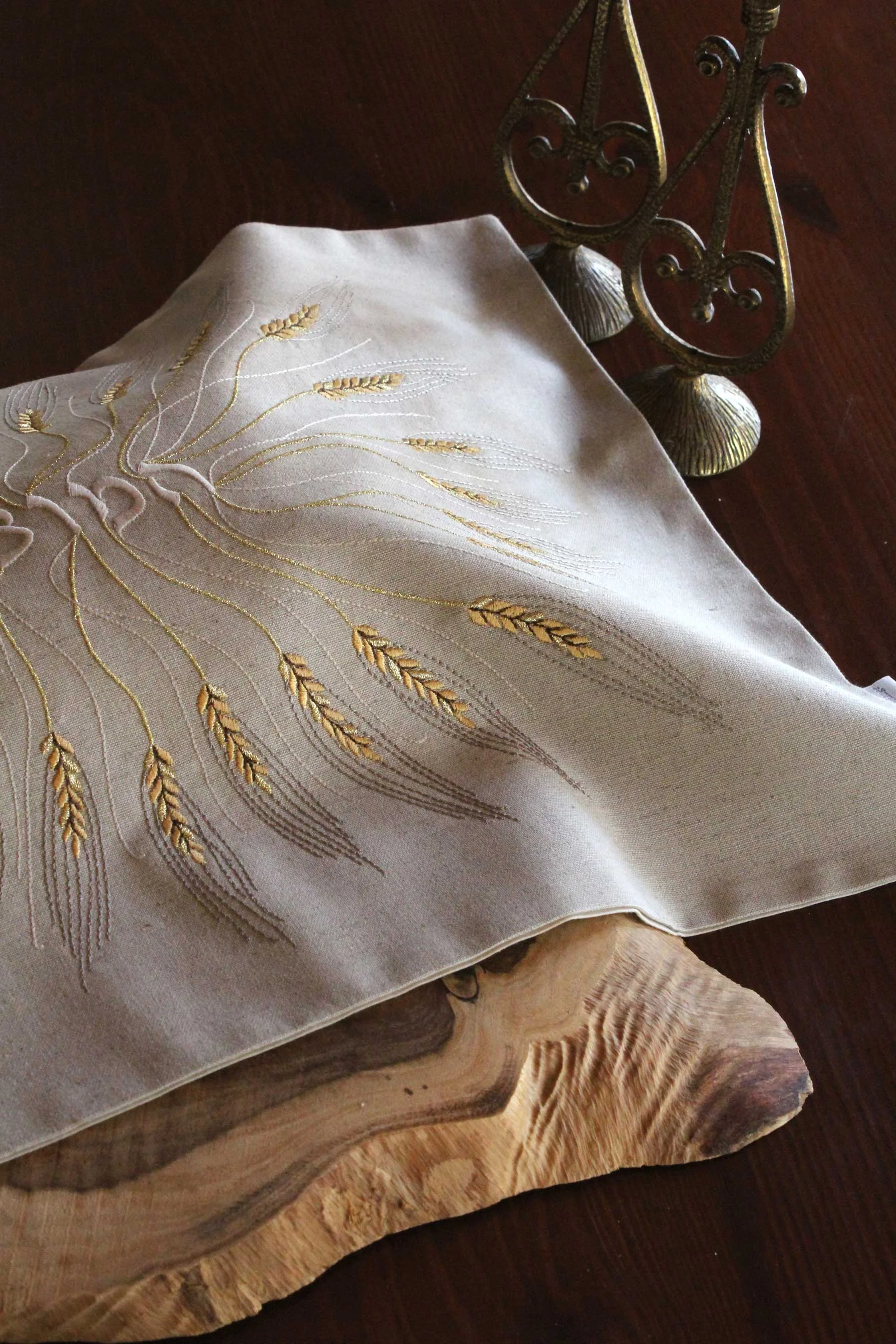 160_EARSOFWHEATGOLD_04.jpg