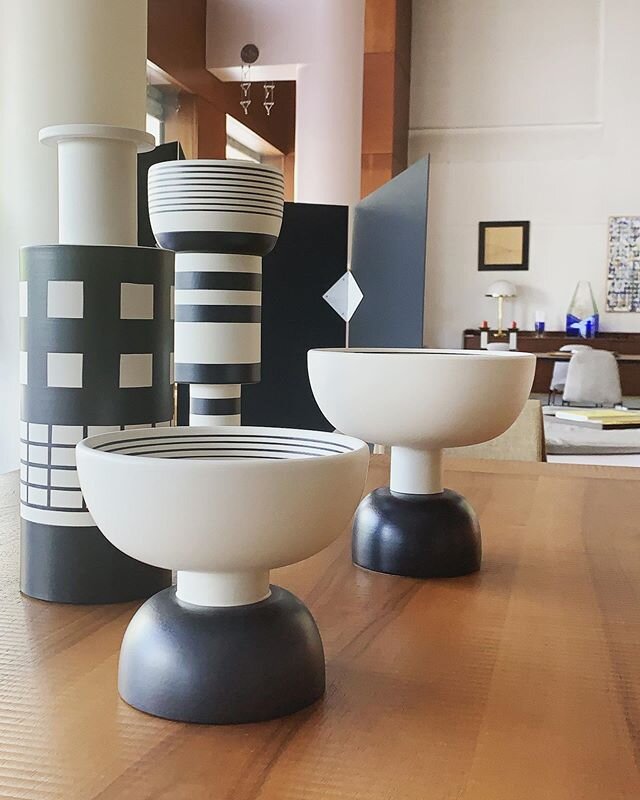 Ettore Sottsass b&amp;w ceramic vases #bitossiceramiche #sottsass #officinarivadossi #madeinitaly #handmade #craftsmanship #italiandesign #design #interiordesign #interiors #lagaleriesemaan
