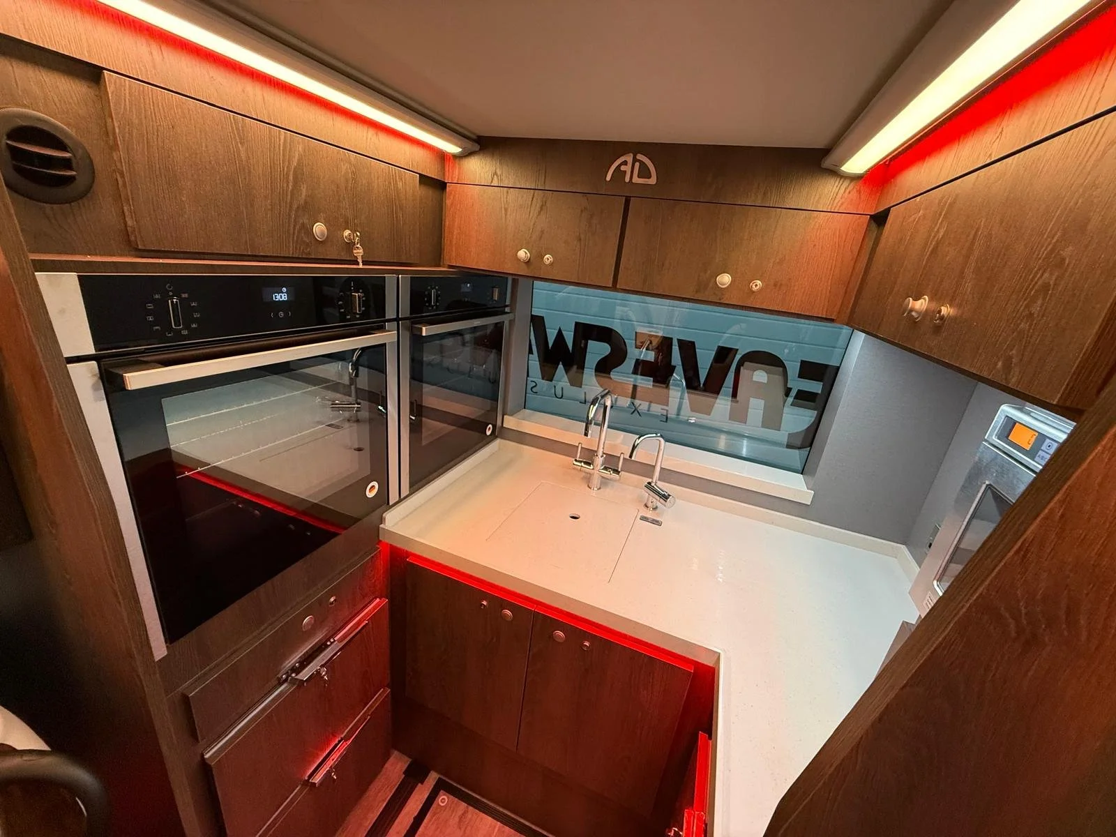 2025 (75plate)VanHool Astron Team Coach 40 — AD COACH SYSTEMS LTD