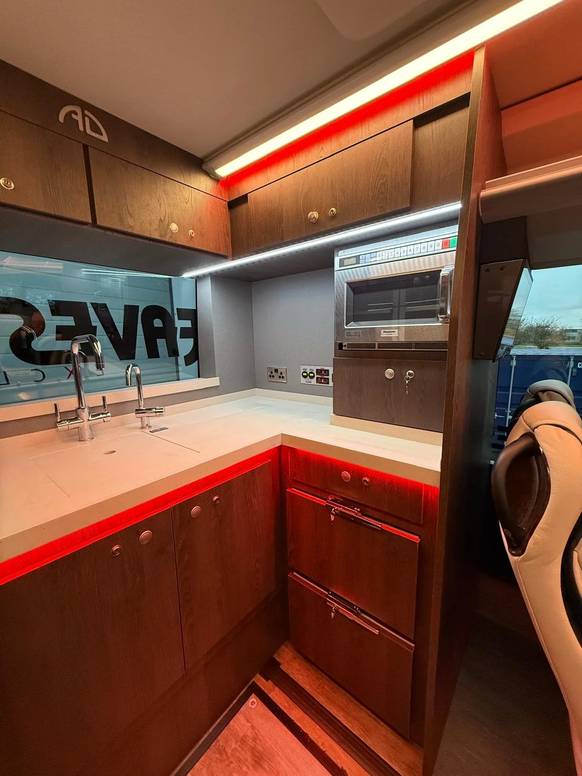 2025 (75plate)VanHool Astron Team Coach 40 — AD COACH SYSTEMS LTD