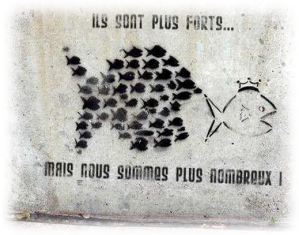 Gros-poisson-mange-le-petit-poisson.png
