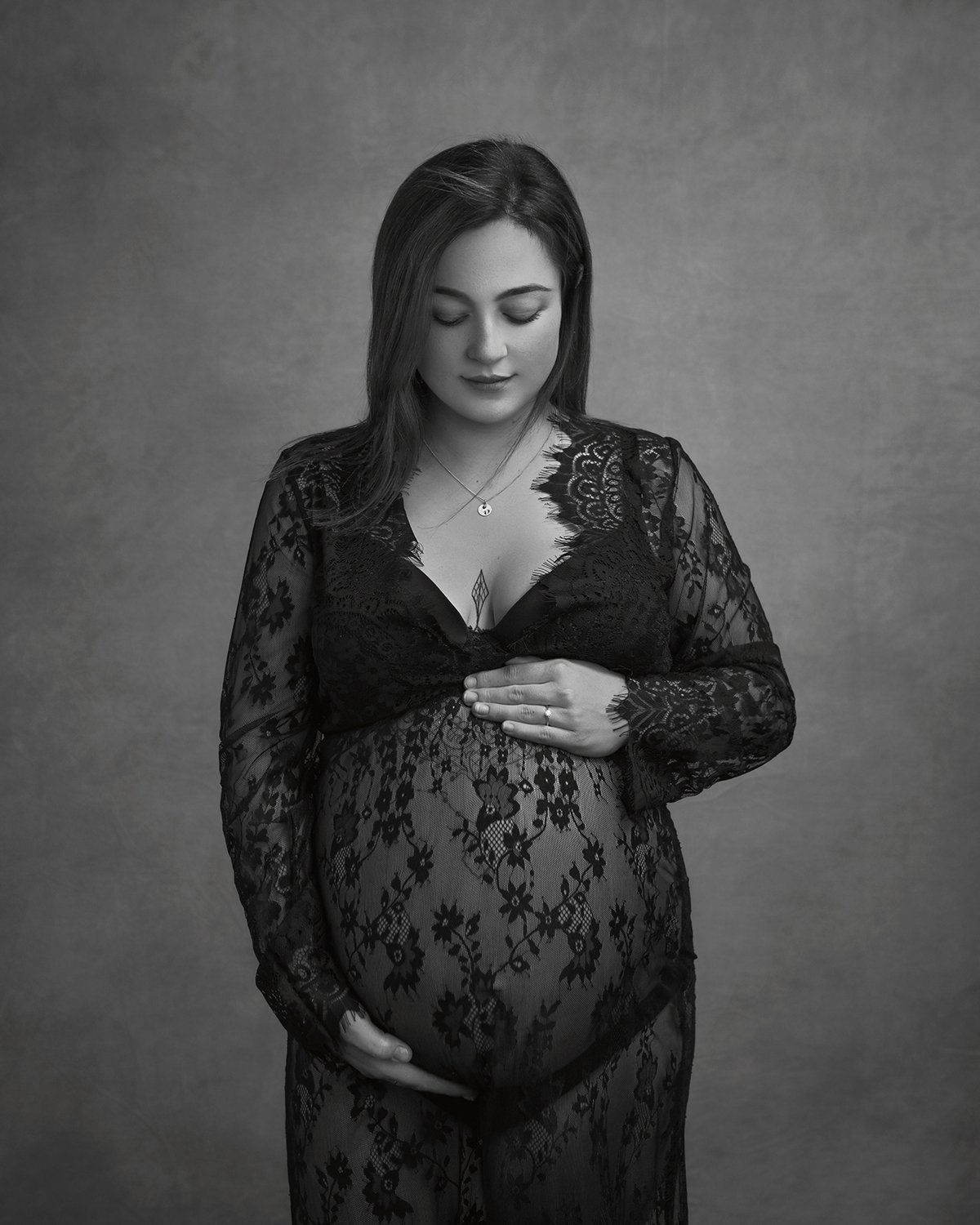 maternity_studio_perth_photographer_epicc_photography_BW_close_up.jpg