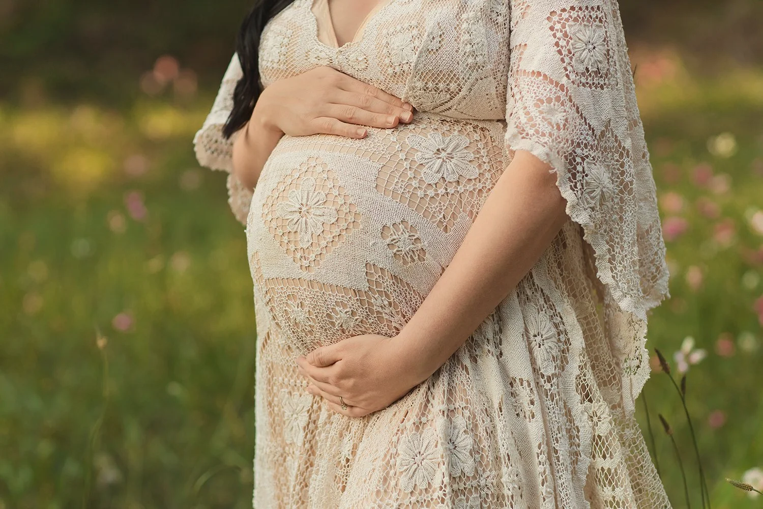perth_maternity_motherhood_portrait_epicc_photography_pregnant_belly.jpg