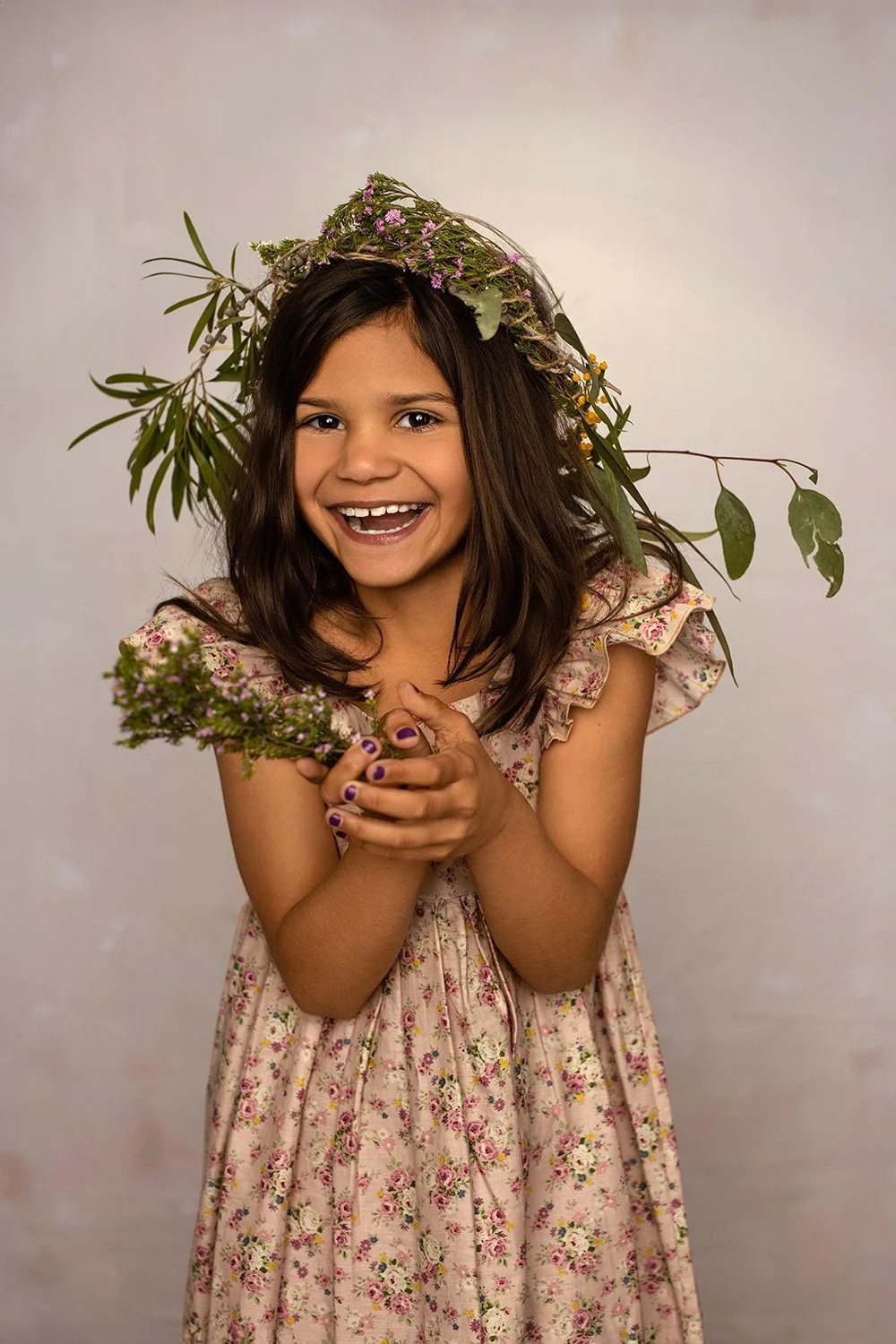 epiccphotography_little_queen_flower_crown_floral_dress_candid_smile_happy_girl.jpg