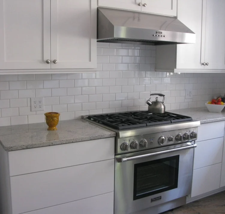 Glass-White-Subway-Tile-Kitchen.jpg