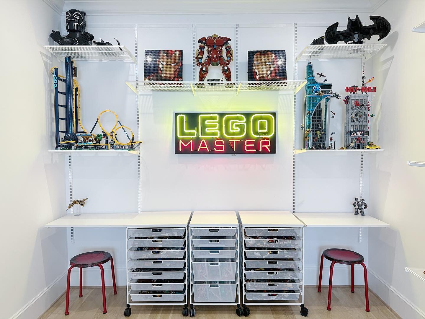 We did this @lego room last week for the sweetest boys and y&rsquo;all loved it, so I thought it deserved a permanent space on the feed. We designed the @thecontainerstore Elfa shelving around their amazing sign. We gave them each a worktop to build 