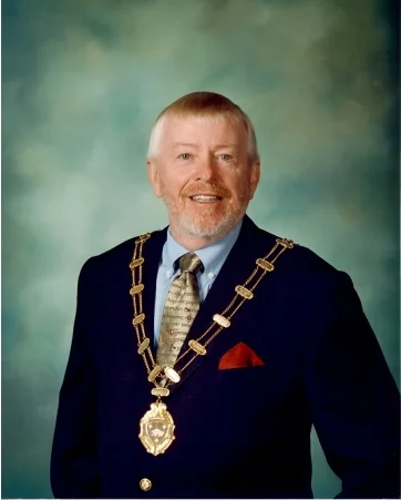 Tom Crowley Taoiseach 2001-2004 official.jpg