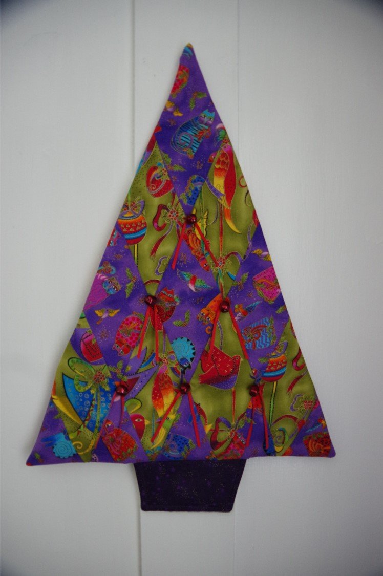 leigh hansen quilted christmas tree.jpg