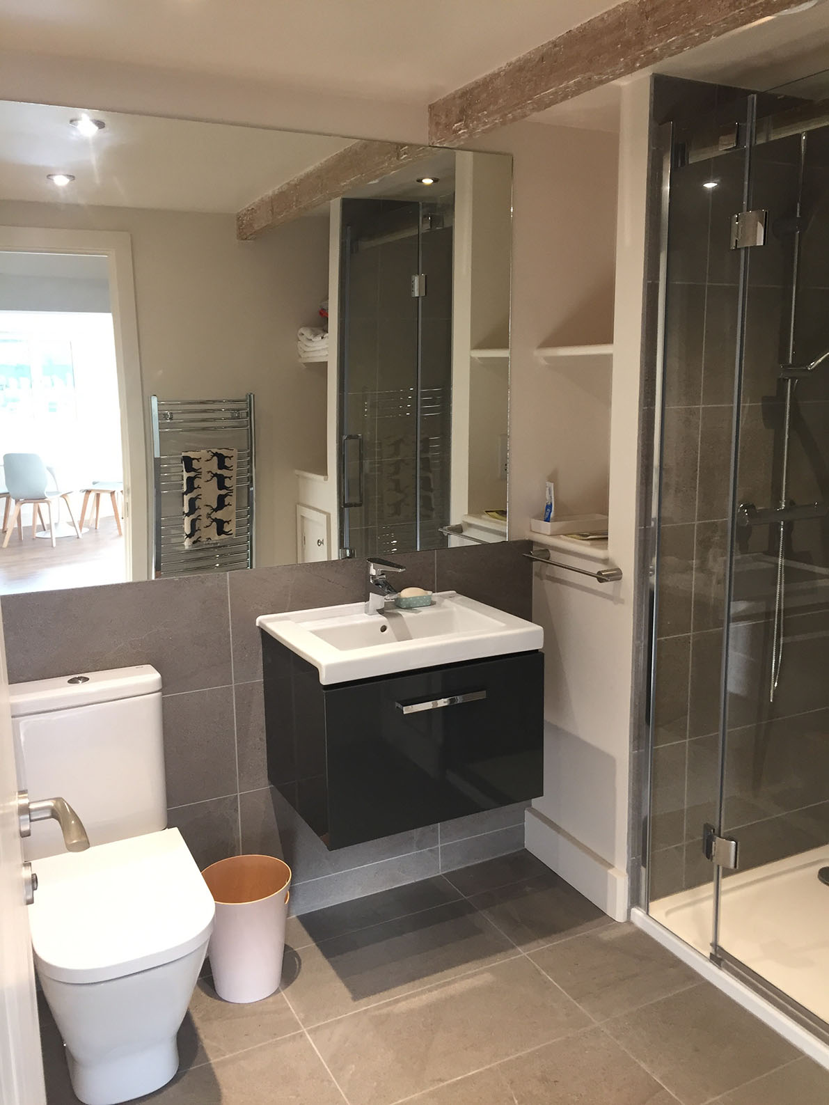 Cottage No 1 bathroom.jpg