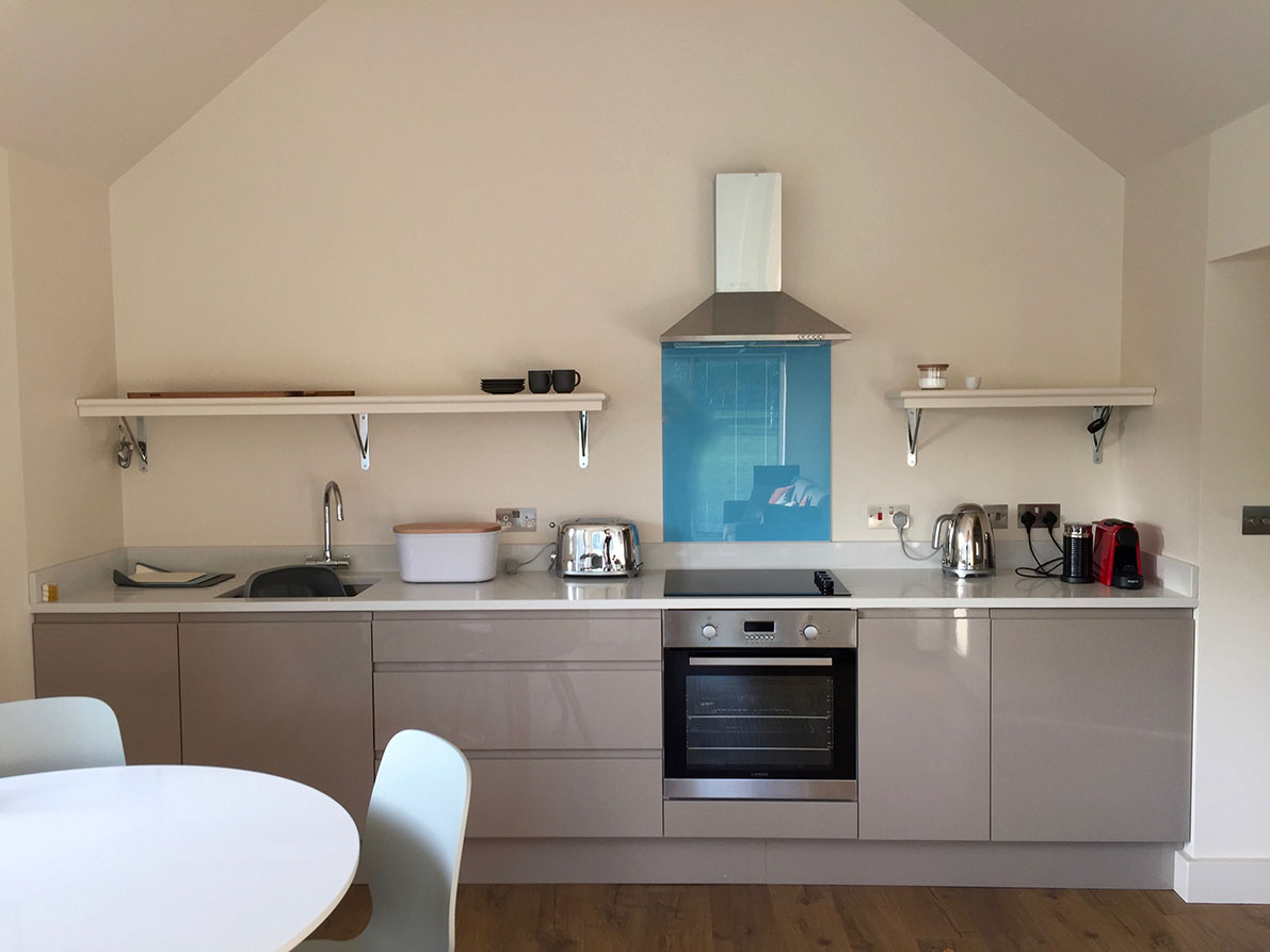 Cottage No 1 kitchen.jpg