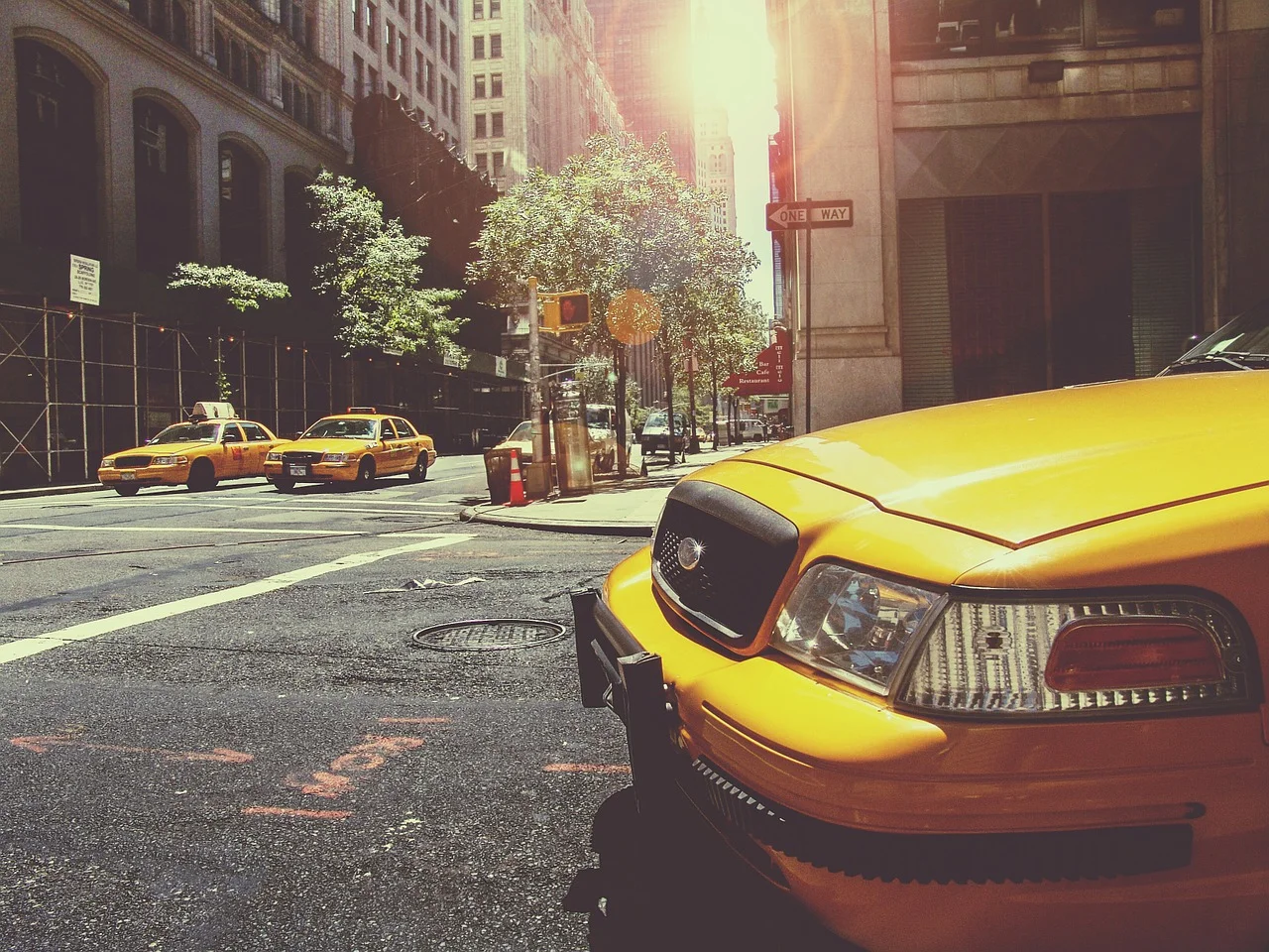 taxi-238478_1280.jpg