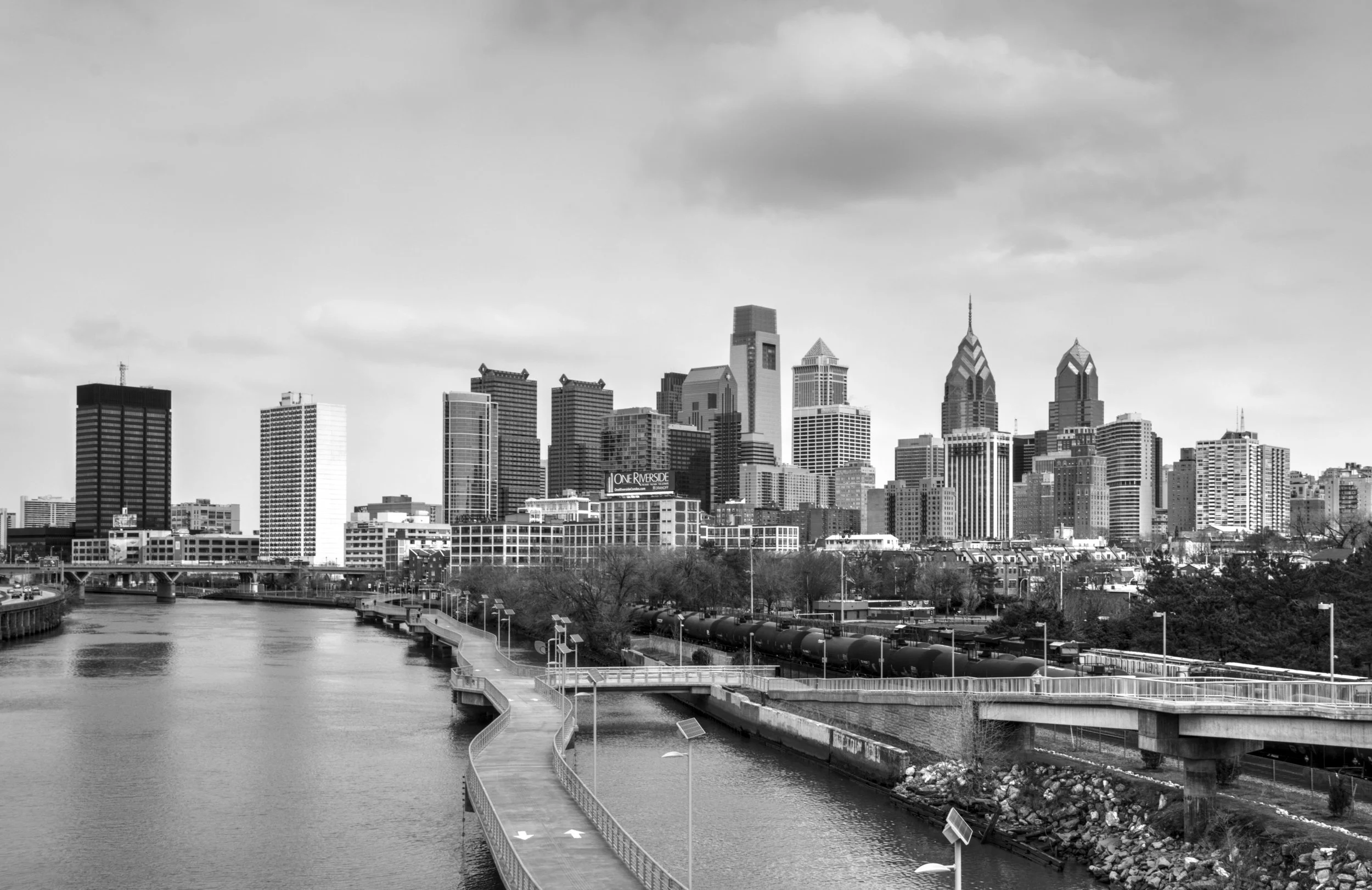 Philadelphia_cityscape_BW_20150328.jpg