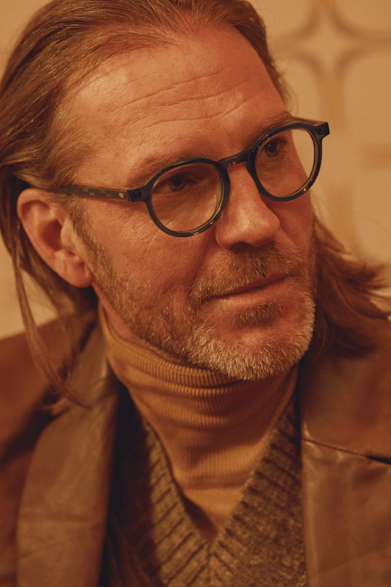 Entourage of 7 Eyewear: Embrace the Essence of Cool