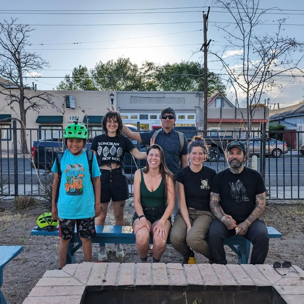 Wrapping up our second week of our after school session and enjoying the warmer weather! Huge thank you to this session's artists @bianka_groves and @bicidelacruz for joining us on our bike rides and giving us a moment to draw by the Rio Grande River